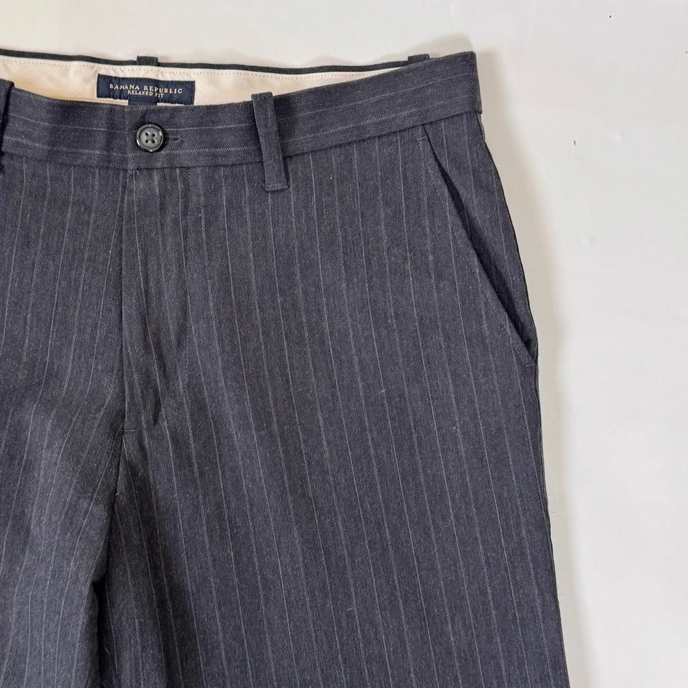 Banana Republic Men’s Gray Dress Pants with Pinstripe Texture 32x30